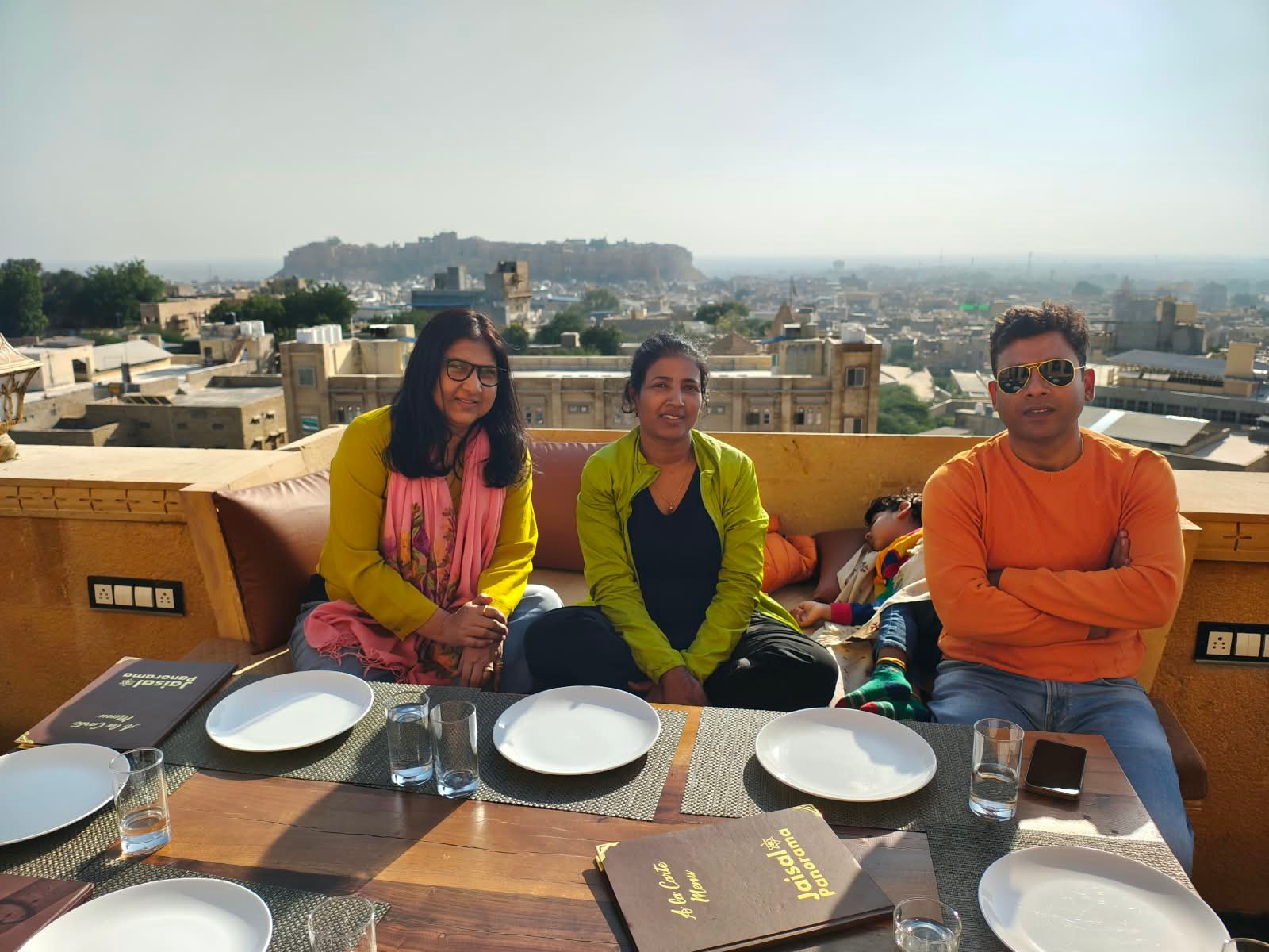 Rooftop dining with a fort view